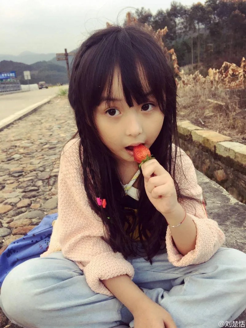 全球年纪最小美女!刘楚恬遭网禁整形