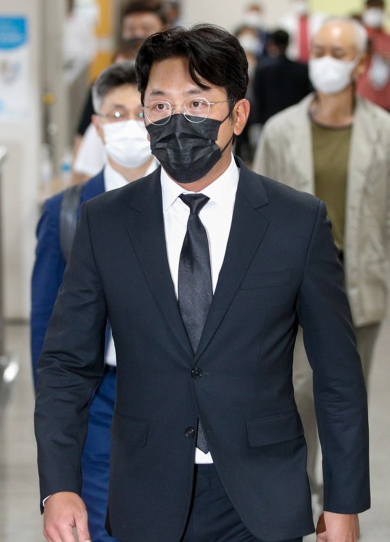 滥用麻醉药案宣判.河正宇一审判罚10万