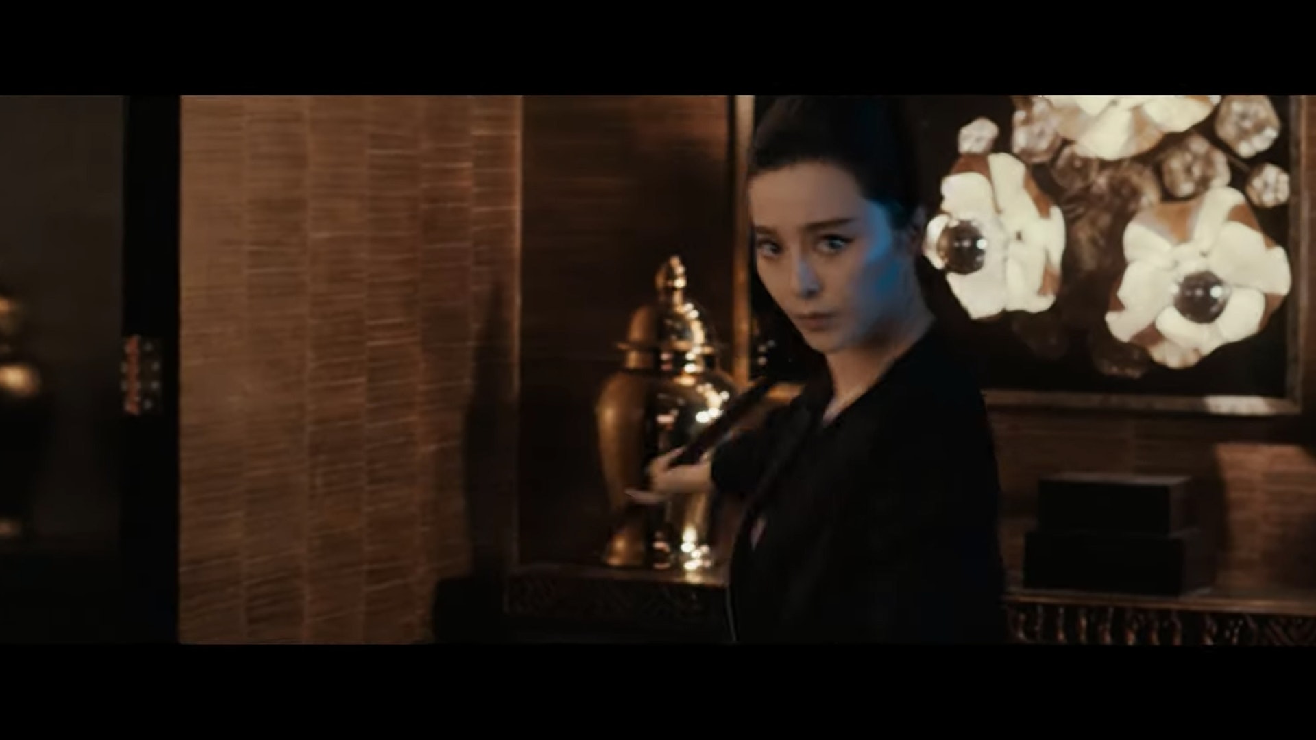 《355》曝全新预告 范冰冰秀英语