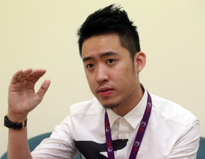 喝完奶茶发现杯里有3寸死蟑螂 Tealive:设专案小组调查