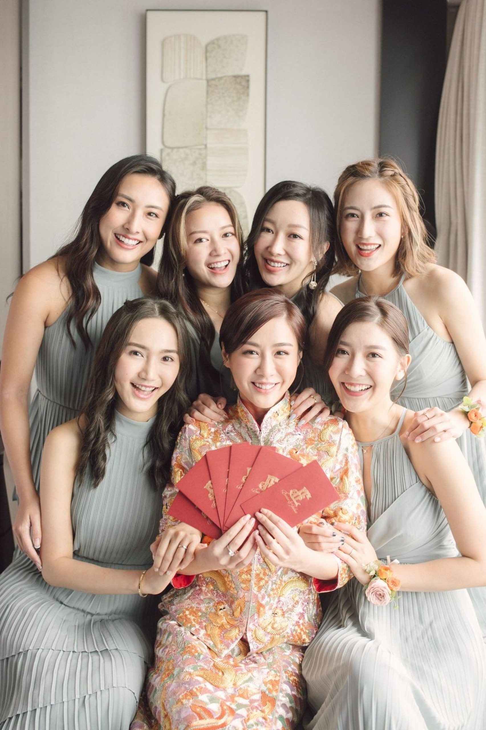 宅男女神陈诗欣出嫁 化身Elsa戴巨钻贵气逼人