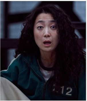无线ViuTV抢拍港版《鱿鱼》‧网推曾志伟演编号001