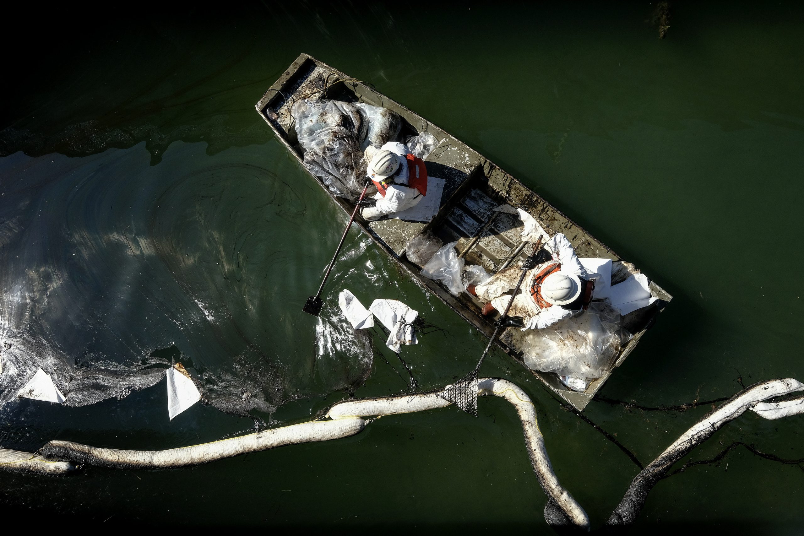 看世界6 加州漏油浩劫 海底油管严重偏移疑为船锚撞击酿祸