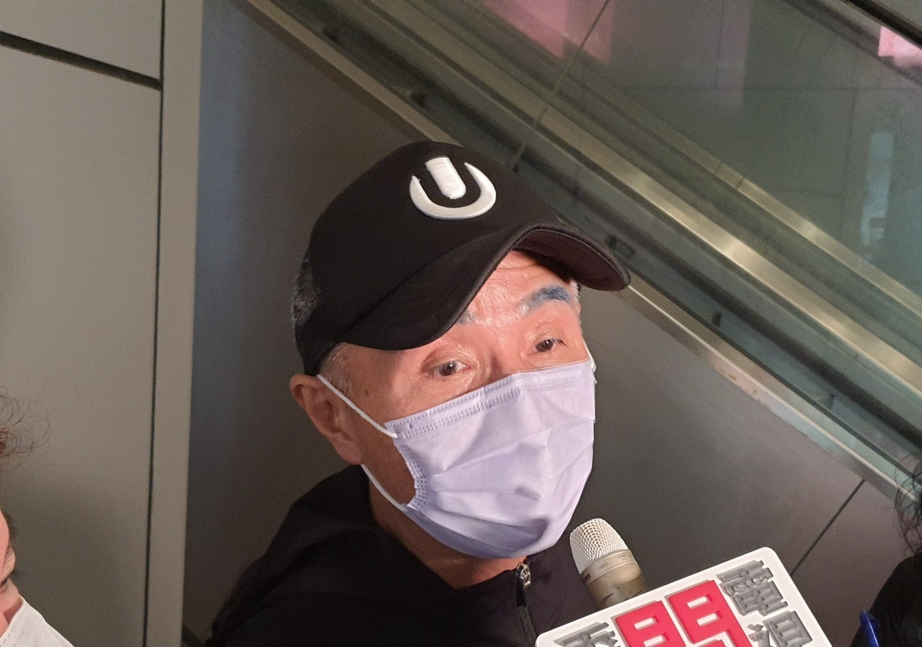 自闭症儿子疑遭虐待骨折 周启生报案质疑校长手法不妥