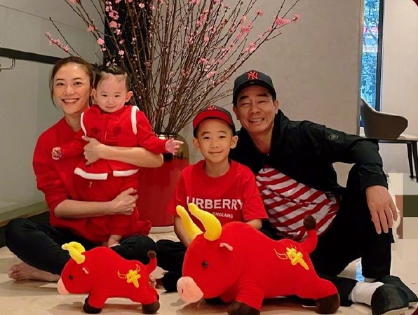 遭爆与应采儿砸百万改名转运 陈小春新名字曝光