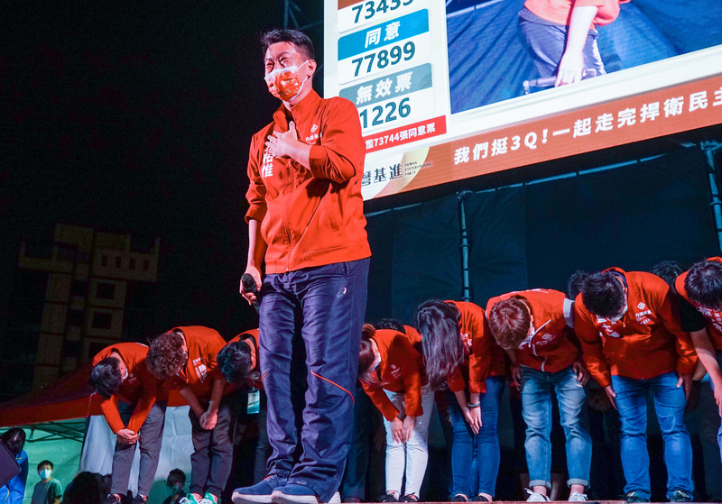 首位立委陈柏惟被罢免 国民党士气大振