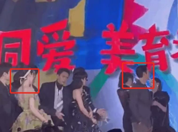 李现“助攻”站陈伟霆旁边 Baby慌避急得尴尬转圈