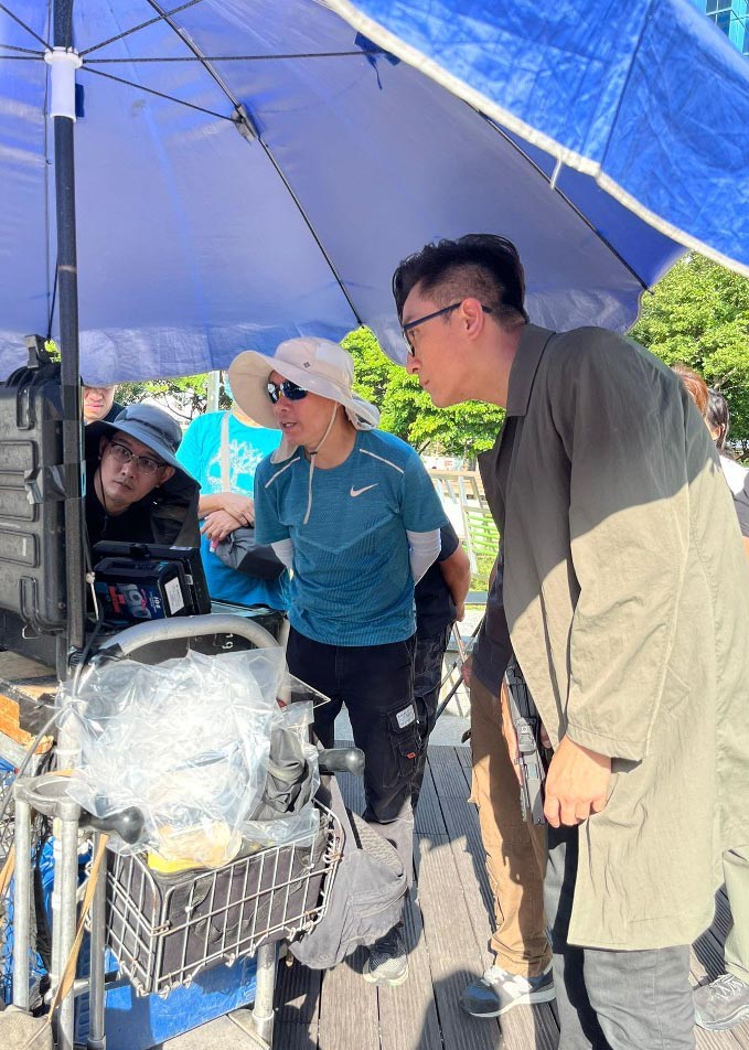马国明闹市开真枪 专人指导严防悲剧