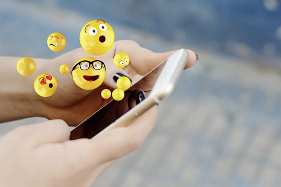 【Emoji!给你脸色看/02】Emoji对话,社交利器还是绝交地雷?
