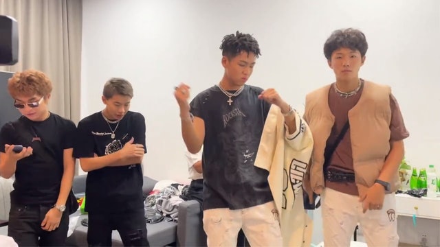 全部未成年|中国男团爆4P性爱片 经纪公司解约兼报案