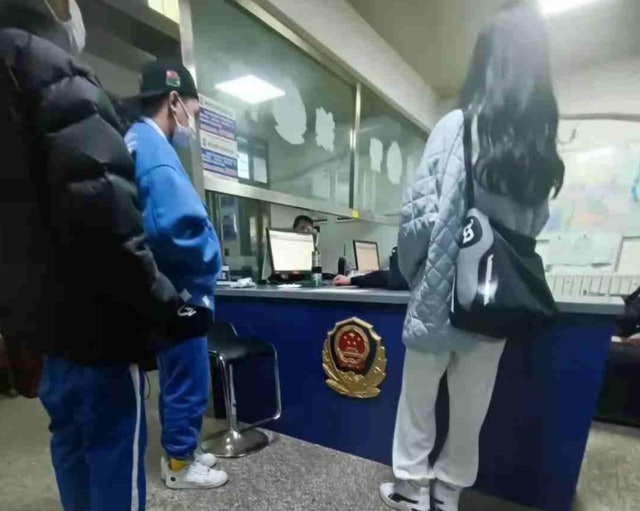 全部未成年|中国男团爆4P性爱片 经纪公司解约兼报案