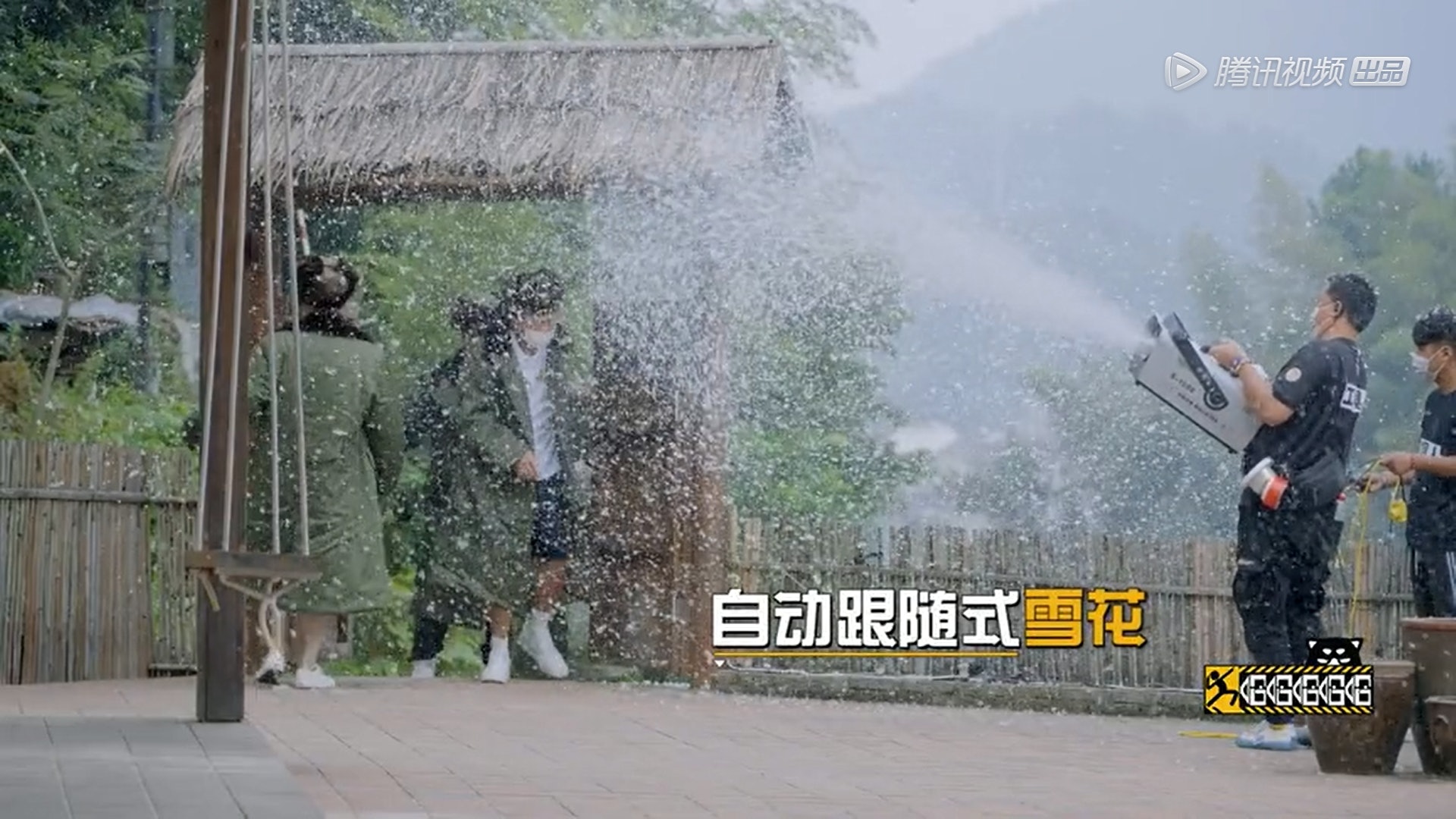 造假! 邓超鹿晗游东北 用柴犬扮梅花鹿