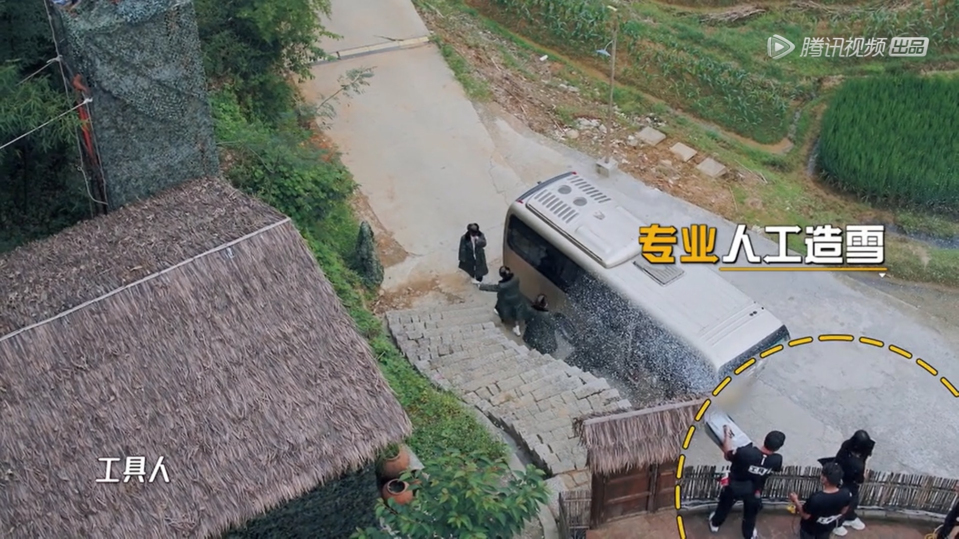 造假! 邓超鹿晗游东北 用柴犬扮梅花鹿