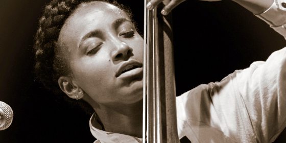 郑泽相/Esperanza Spalding《Songwrights Apothecary Lab》展现音乐生命力