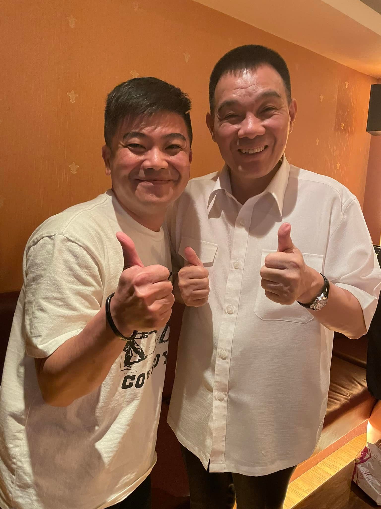 58岁陈雷脱掉帽子 网惊喊:认不出来