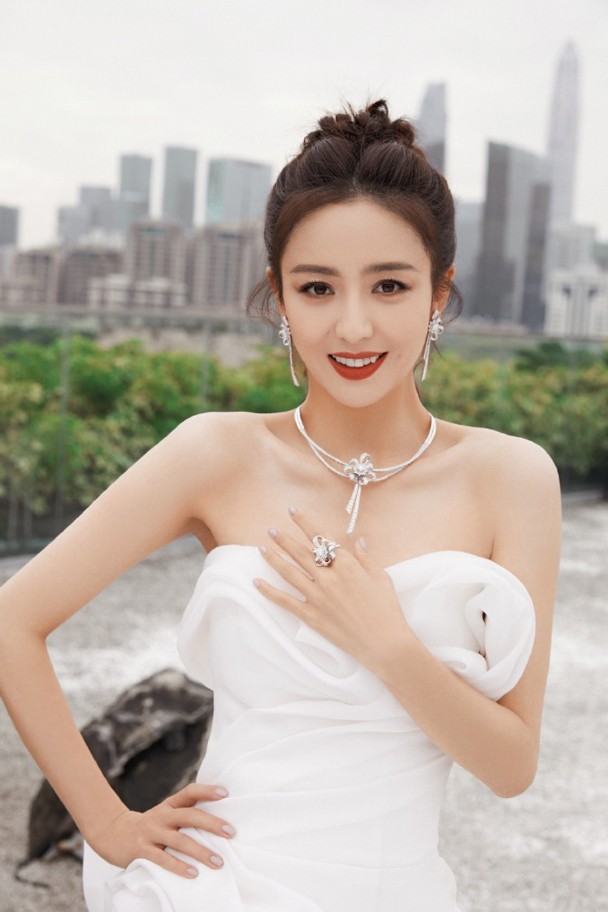 “佟丽娅再婚”遭全网屏蔽 网民深扒惊爆内幕!