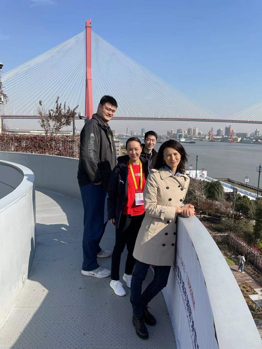看世界 彭帅再“露面” 这次与姚明同场