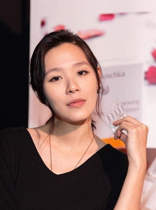张悬无预警宣布离婚!结束短命2年半婚