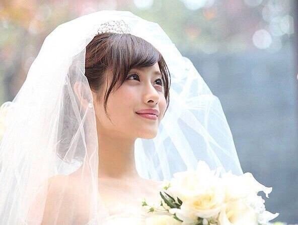石原里美宣布怀孕 春天升级当妈