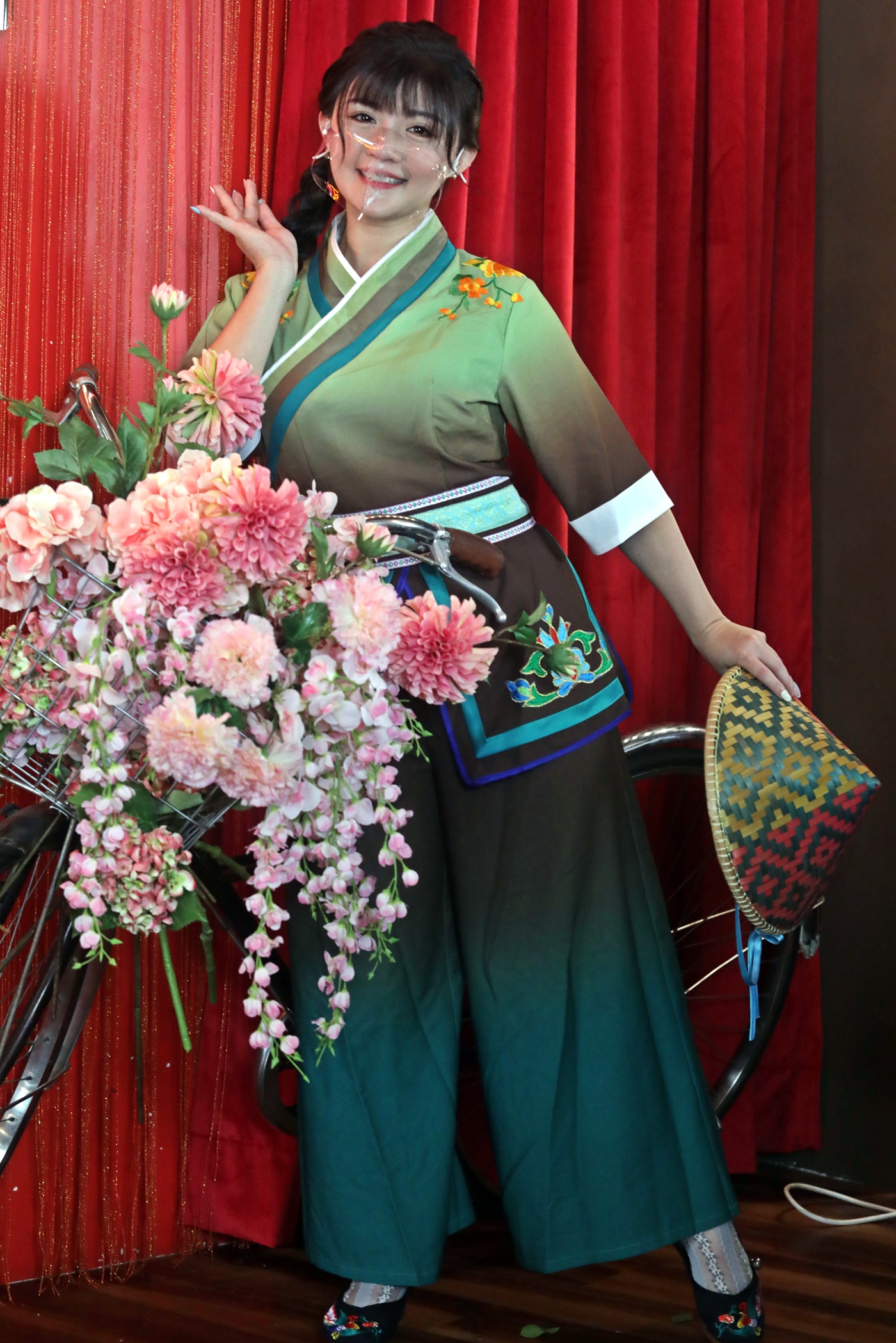 贺岁歌走古早味曲风 王雪晶找阿妮锺盛忠助阵