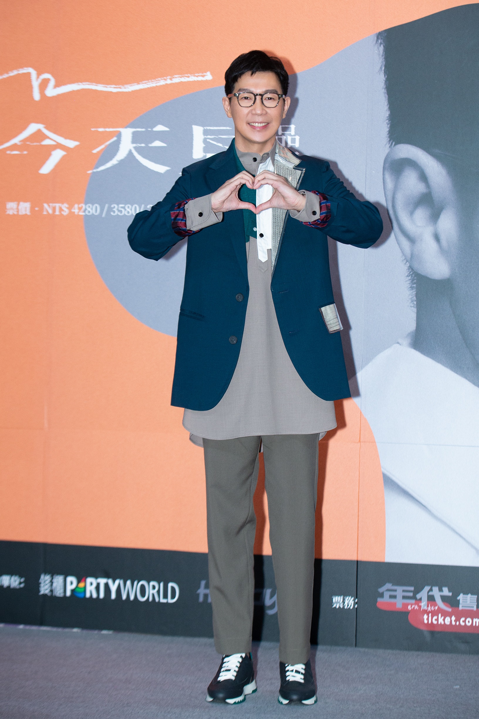 9岁儿子唱《门没锁》累积11亿观看 品冠个唱不邀当嘉宾