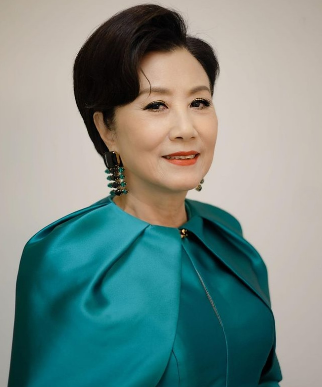 众星悼念楚原 胡枫难过又少一个老友