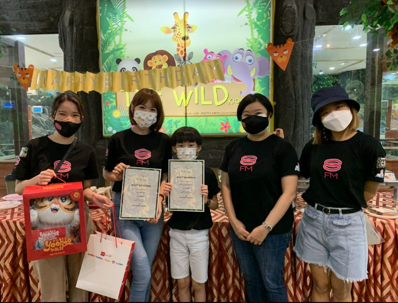 《8FM虎助虎爱 幼虎向前走》助养老虎 DJ主播当一日动物园管理员