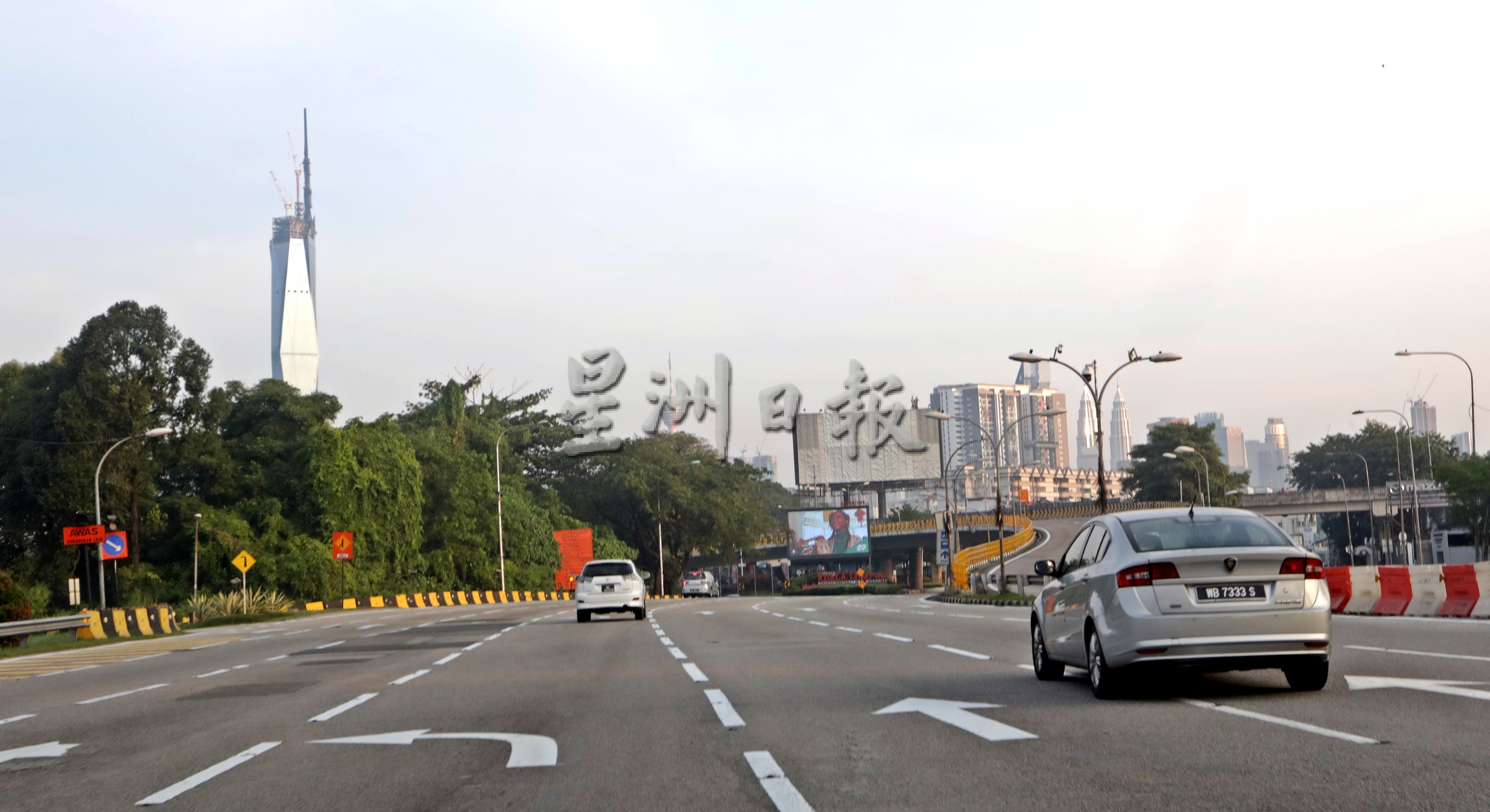 农历新年又直辖区日 隆市景点热闹