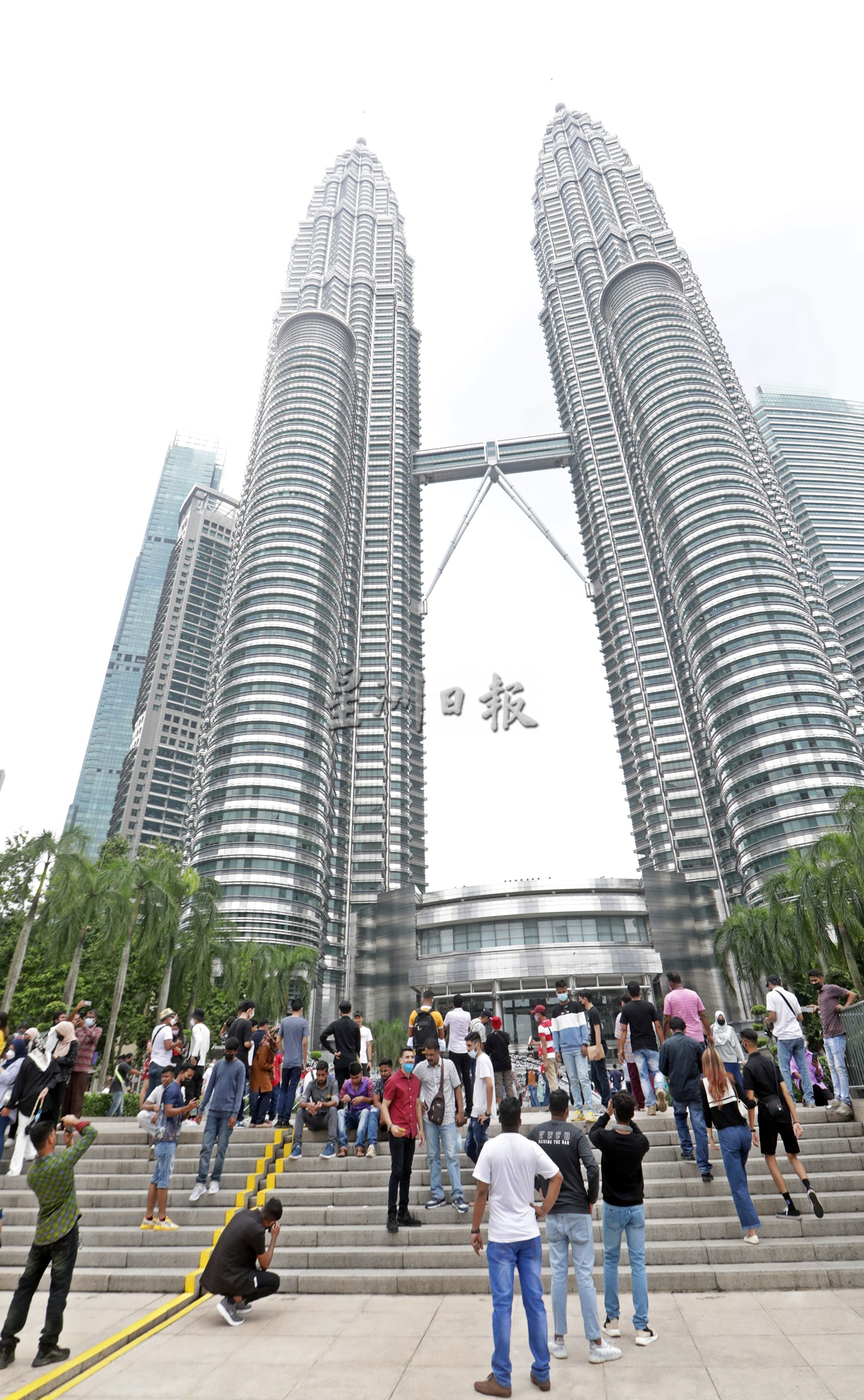 农历新年又直辖区日 隆市景点热闹