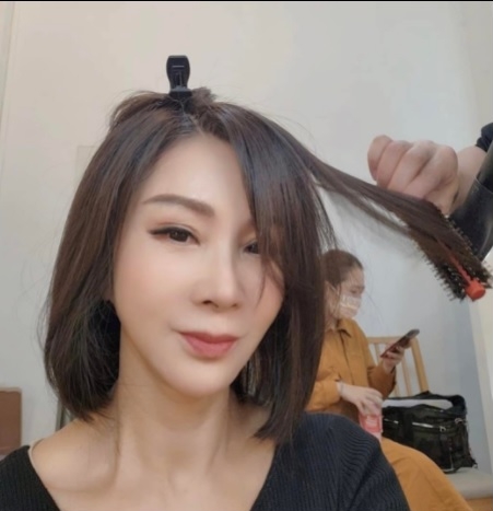 李玟登央视春晚唱被误认是杨绣惠 本尊吓一跳:怎么弄得像我
