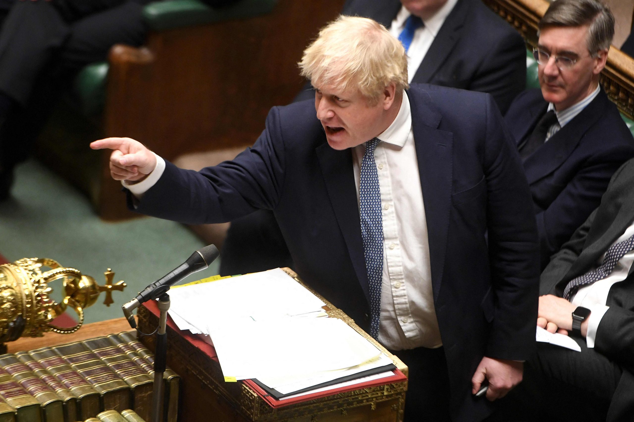 看世界)「出动装甲师才能拖走我」 英相面临不信任投票仍拒辞