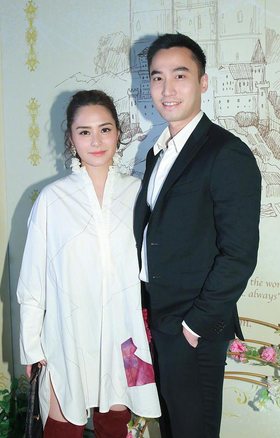 赖弘国认老婆怀孕 8月当爸爸
