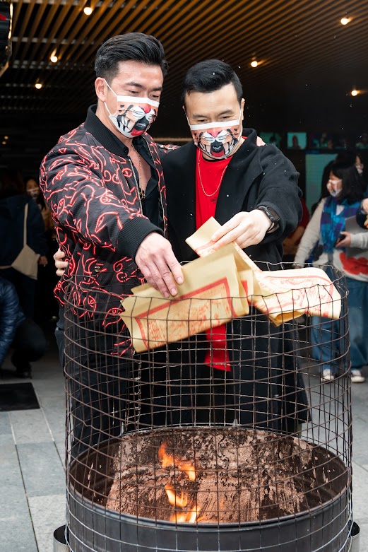 首次与李铭顺分两地过年 范文芳甜喊“我有小情人陪”