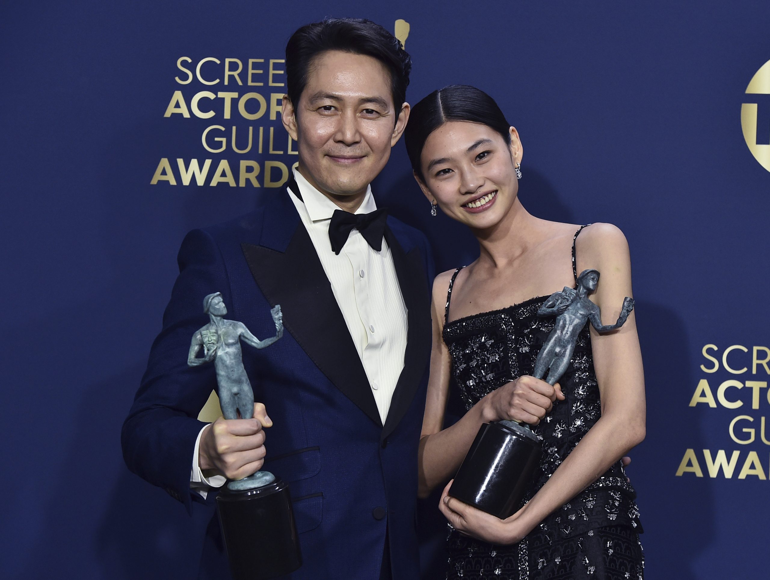 封视帝后遇外媒无礼问题 李政宰尴尬郑好娟打脸