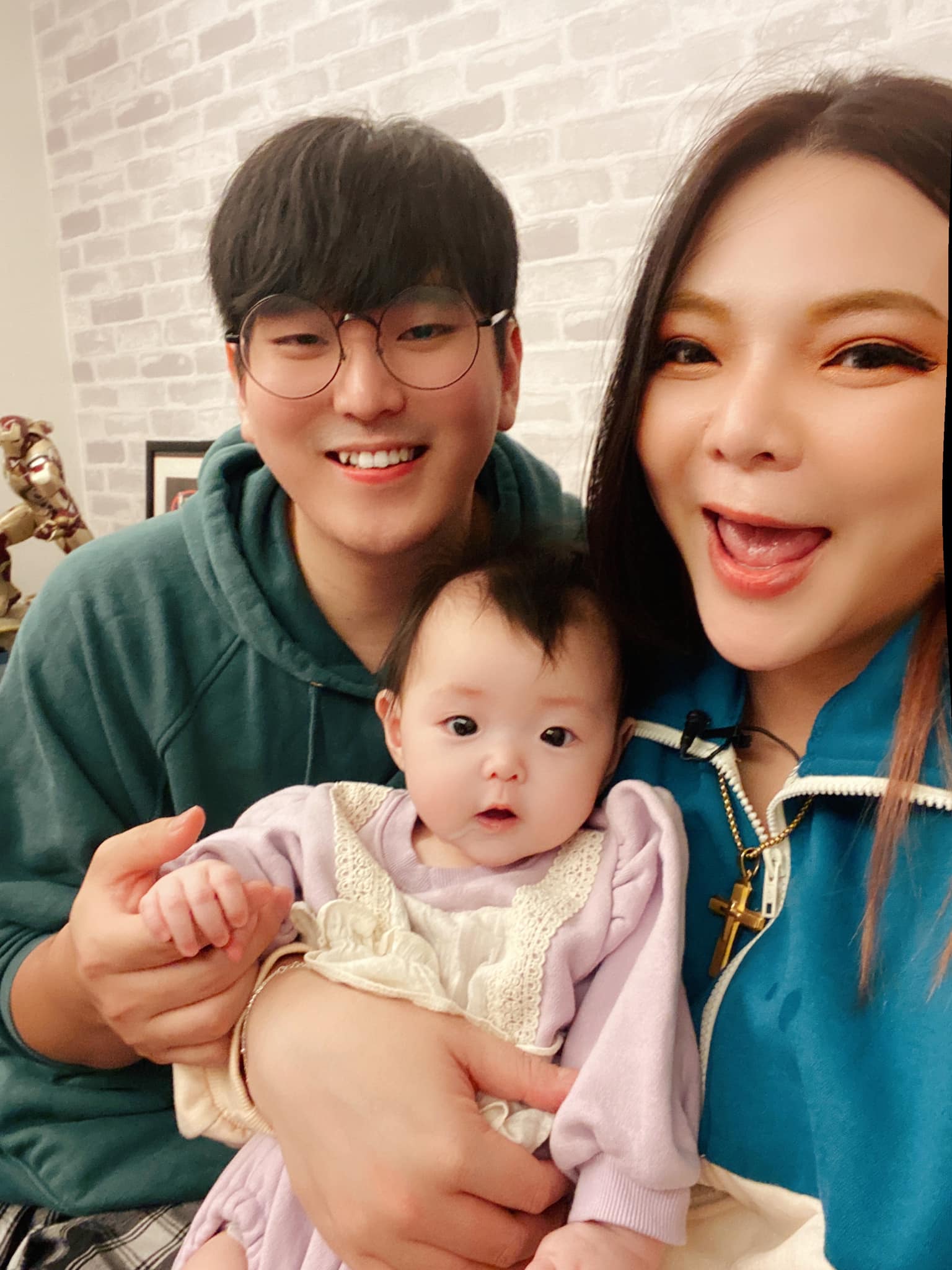 把女儿当摇钱树? 小甜甜暴怒回击