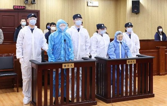 母亲收贿6500万判无期徒刑 曲婉婷国外照玩乐挨轰“吸人血过好日子”