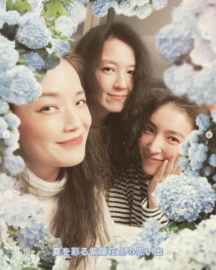 舒淇杨谨华隔离出关晒美照 网歪楼:问苏妈妈凶手是谁