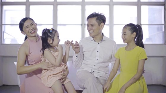 西北孤鸟/回家,爱在家里等着呢──《爱从家里来》的平淡与坚实