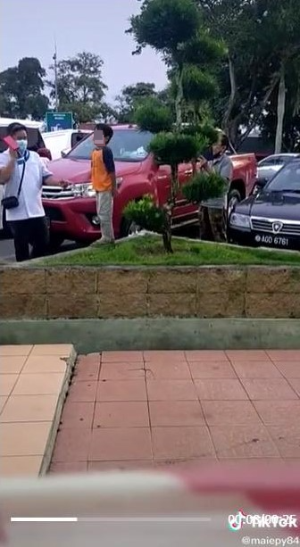 视频 | 父母漏了儿子开车走了!休息站员工全程陪伴安慰