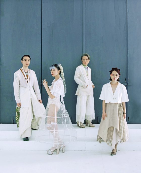 Tom Phan/《Into Innerverse》与I Mean Us的内向探索