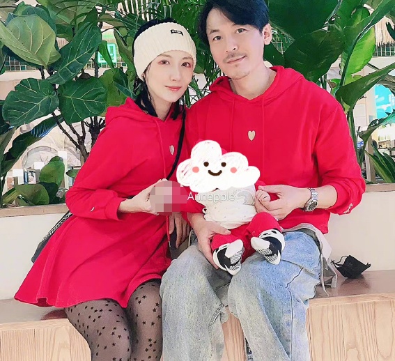 中国男星王东遭控抛妻弃女,宝宝出生不到半年就失踪了3次。(取自微博)