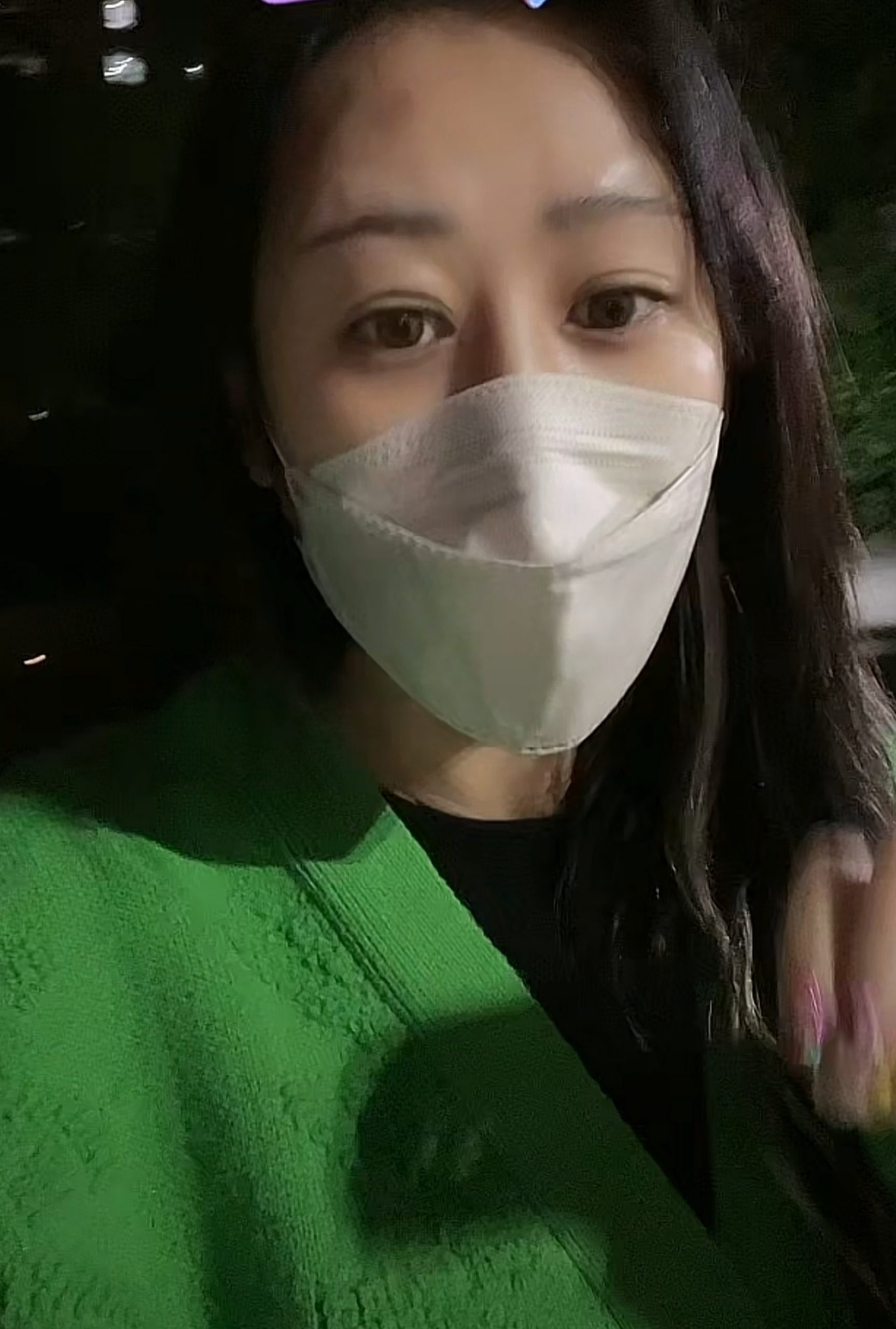 筹集物资派小区 陈浩民妻开直播被轰做秀