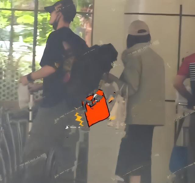 张雨绮又换男友了? 与小鲜肉当街搂抱超暧