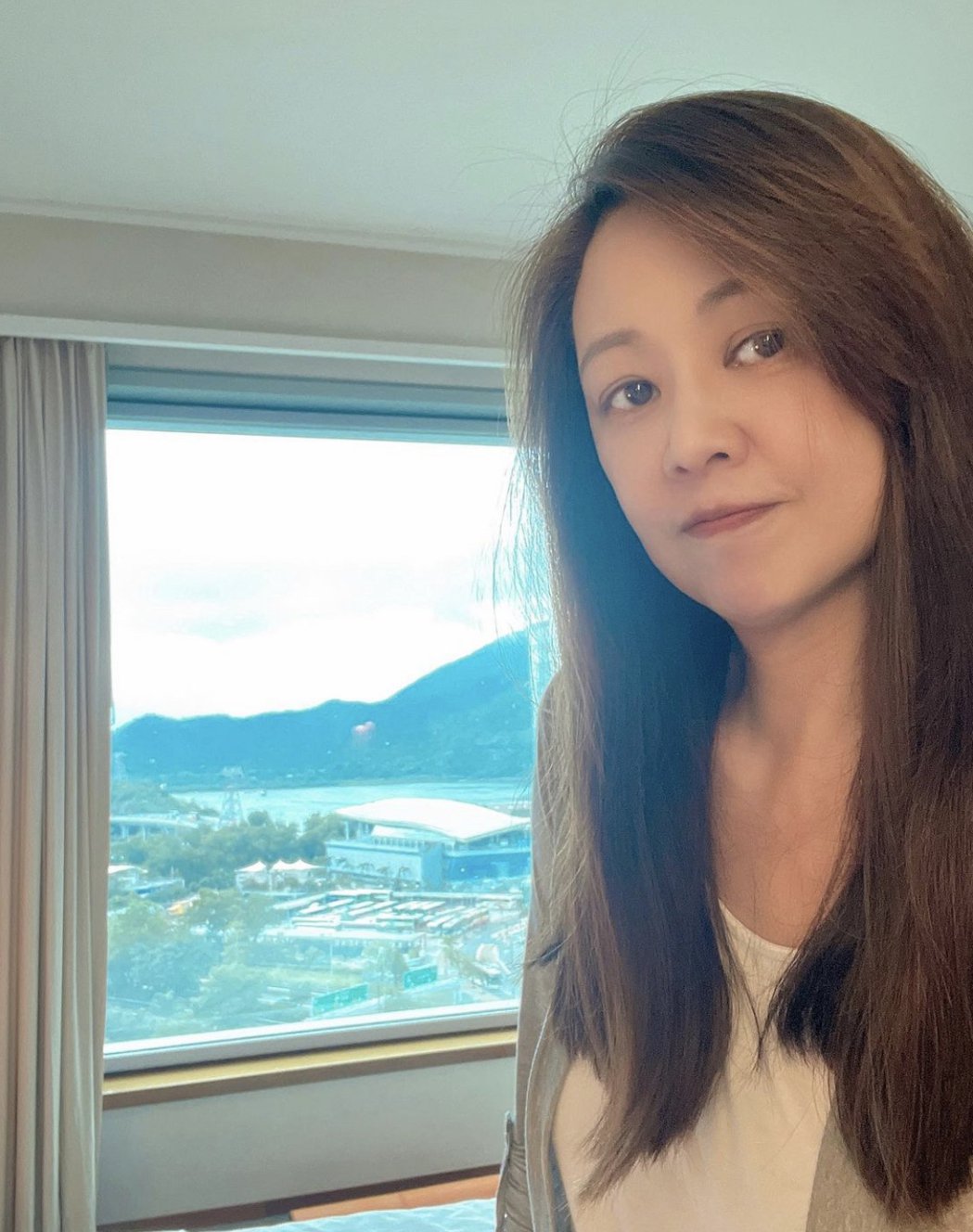 办完王羽告别式返港 王馨平机场确诊秒隔离