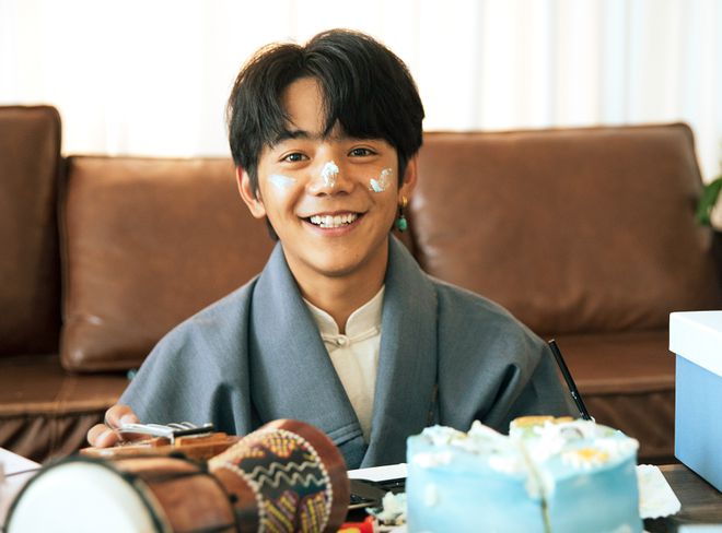 加入《天天向上》惹议 丁真被吐槽华语不过关