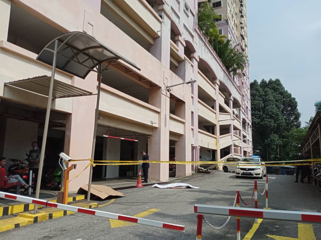 华青坠楼身亡