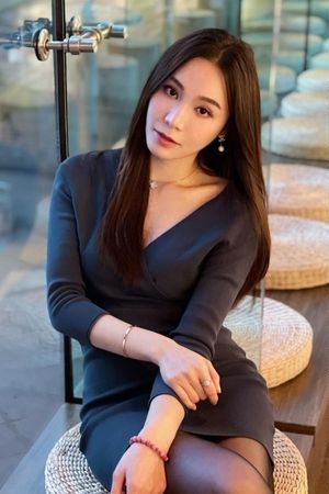 港版《华灯初上》佛山开拍 邓伊婷确诊赵硕之顶替