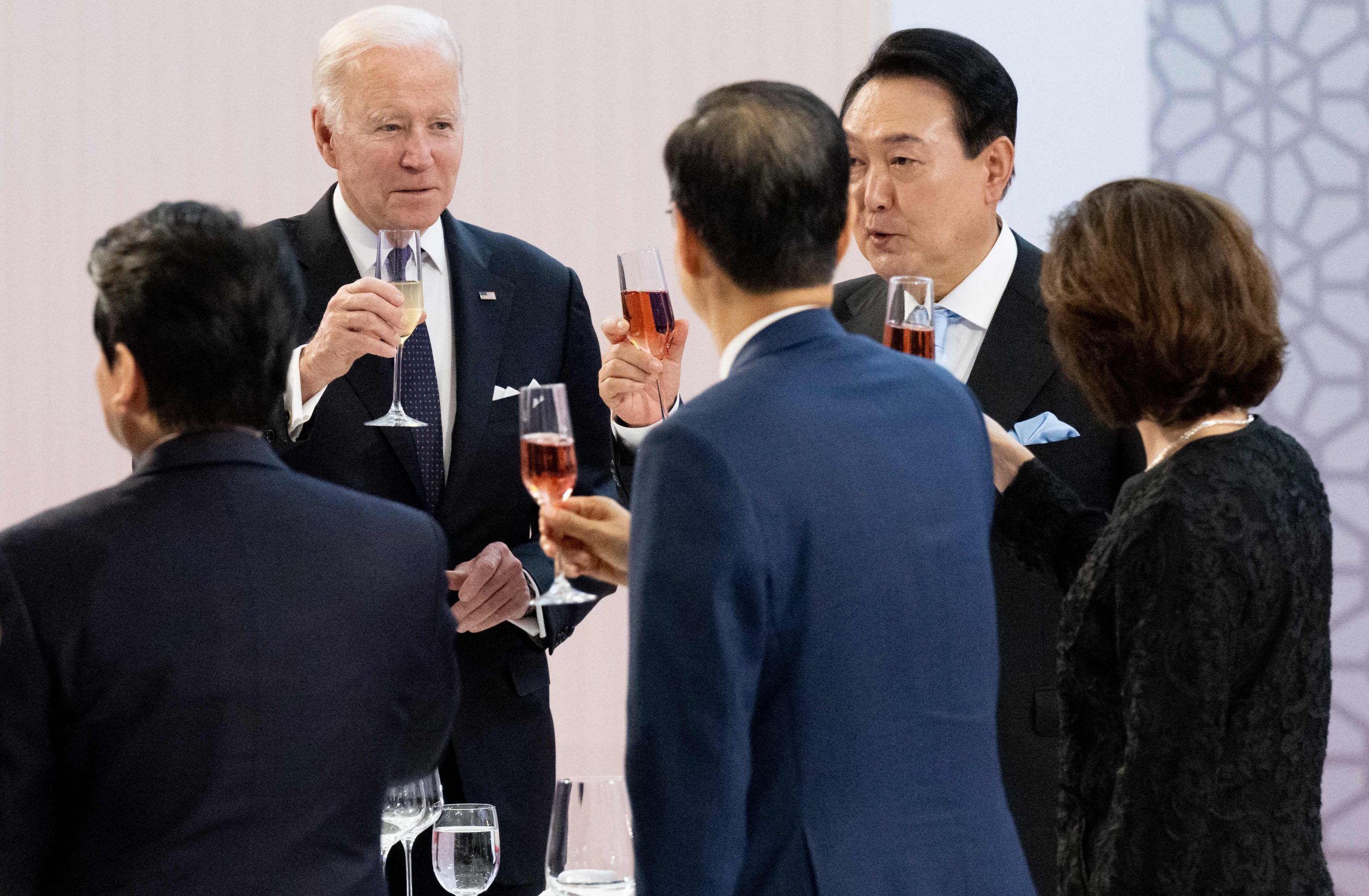 美韩首脑会谈强调维护印太自由 美韩扩大军事联盟慑朝