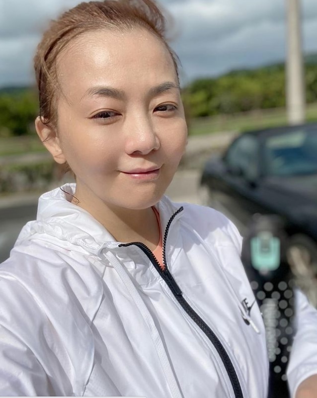 老公瞒家暴离过婚有3子 华原朋美:像笨蛋被骗婚!