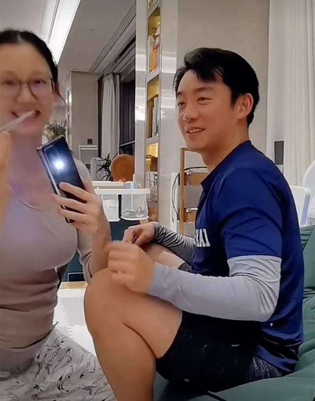 郑恺鱼刺卡喉折腾1天1夜 老婆1招秒帮夹出